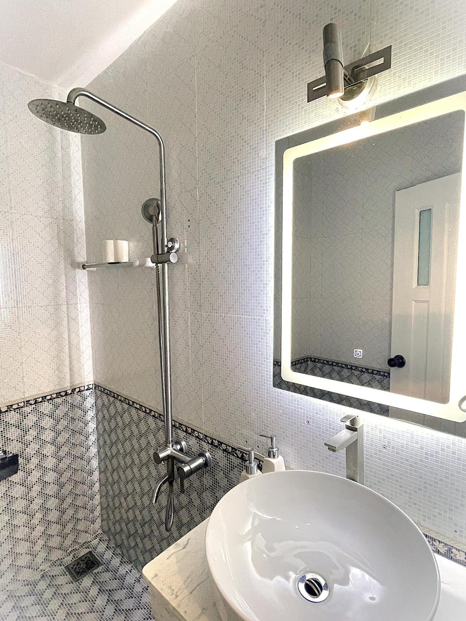 Luxhome - Bui Vien Walking Street Bed & Breakfast